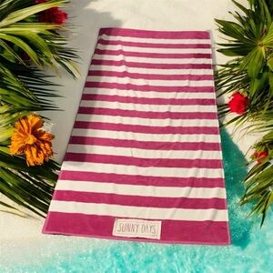 🆕 Rae Dunn SUNNY DAYS Striped Beach Towel